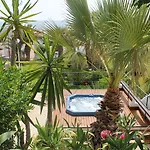De فندق 4*