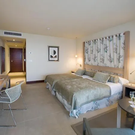 Hotell De 4*