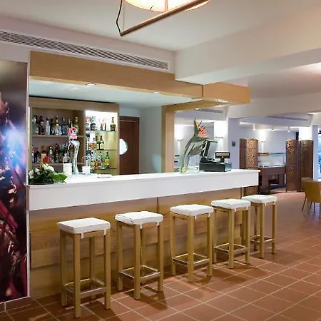 De Hotell 4*