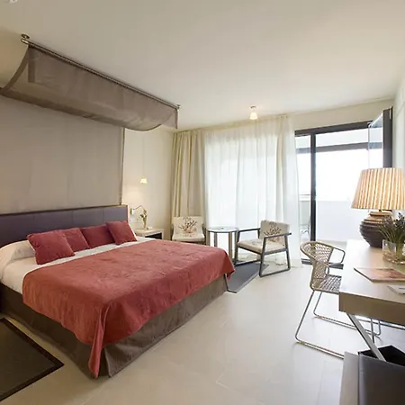 Hotel De 4*